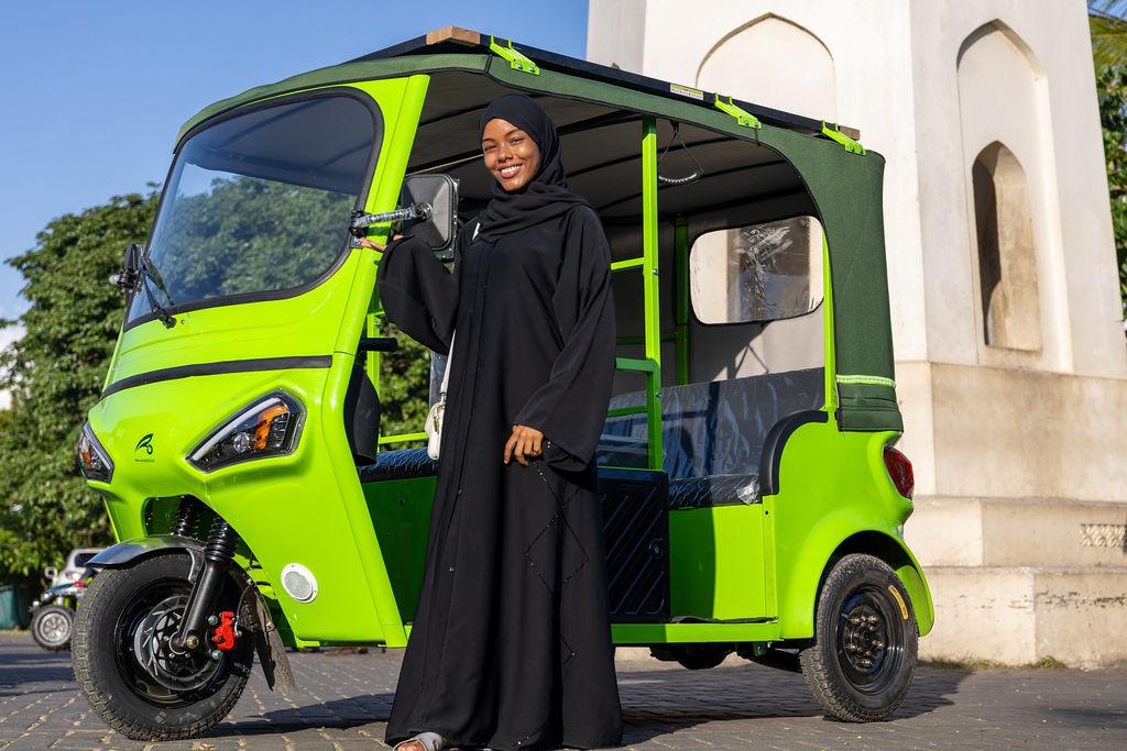 RhingGo Electric TukTuk